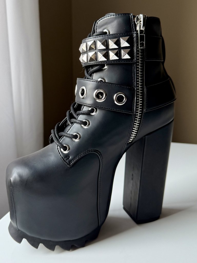Charla Tedrick - Brat Boot
